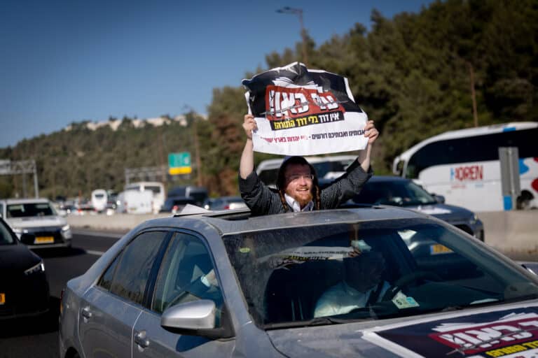 מסך עשן: הדילים האמיתיים מאחורי כותרות השבוע