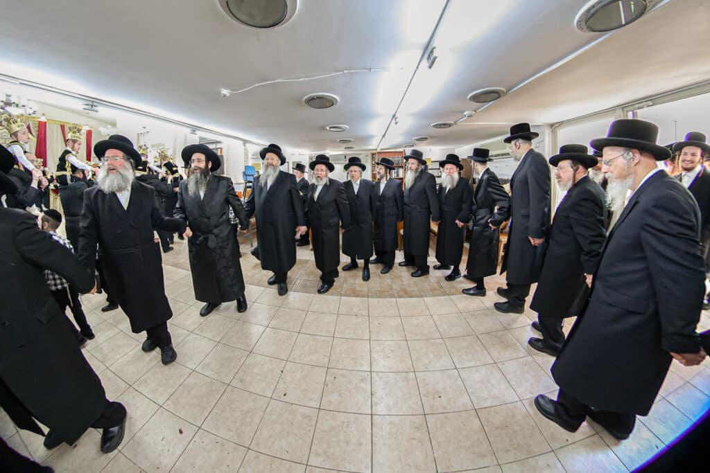גלריה: מעמד החומש סעודה לילדי תלמוד תורה 'דרכי אבות'