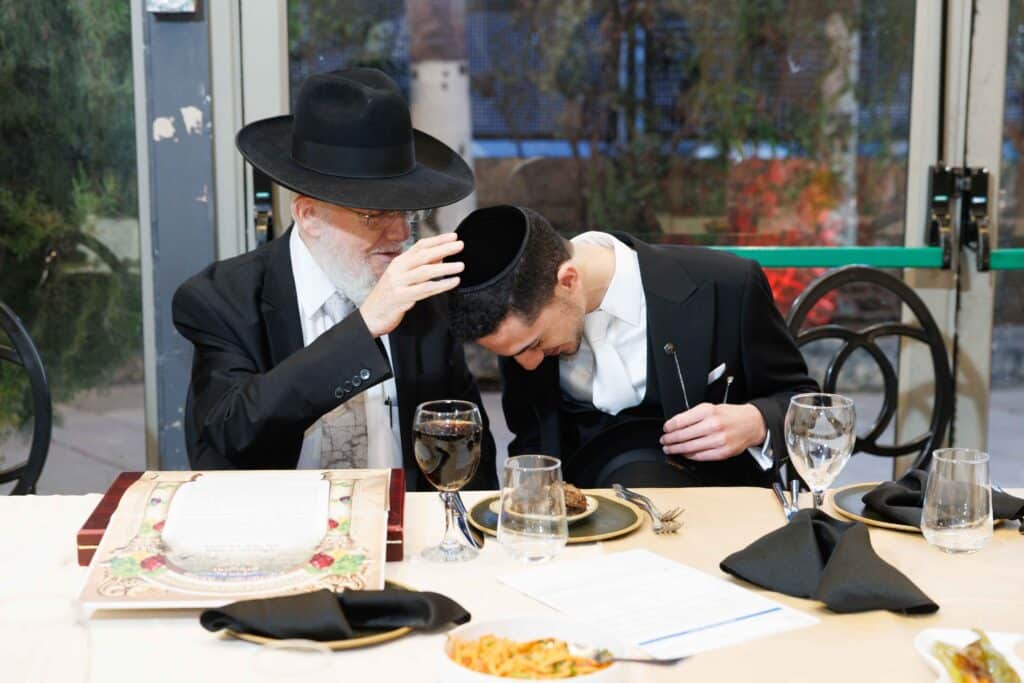 ראש הישיבה השיא את נכדתו והמריא למסע חיזוק