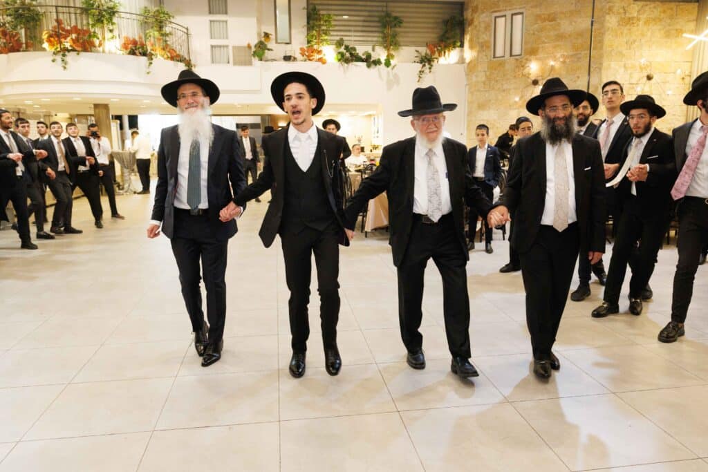 ראש הישיבה השיא את נכדתו והמריא למסע חיזוק