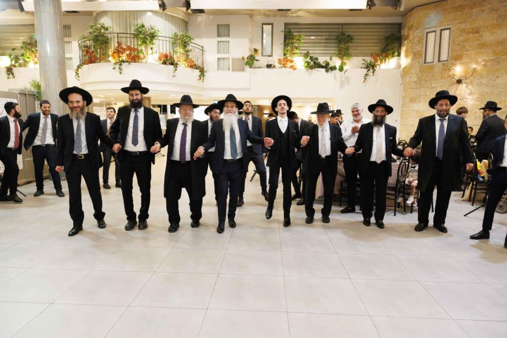 ראש הישיבה השיא את נכדתו והמריא למסע חיזוק