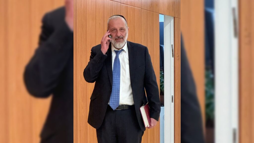 איצקוביץ': בר היין לנגיד של גור ושיחת השכנוע בפרסה בכנסת