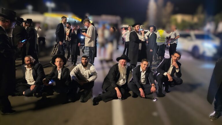 בחור ישיבה נעצר בשער הגיא – כביש 1 נחסם לזמן ממושך