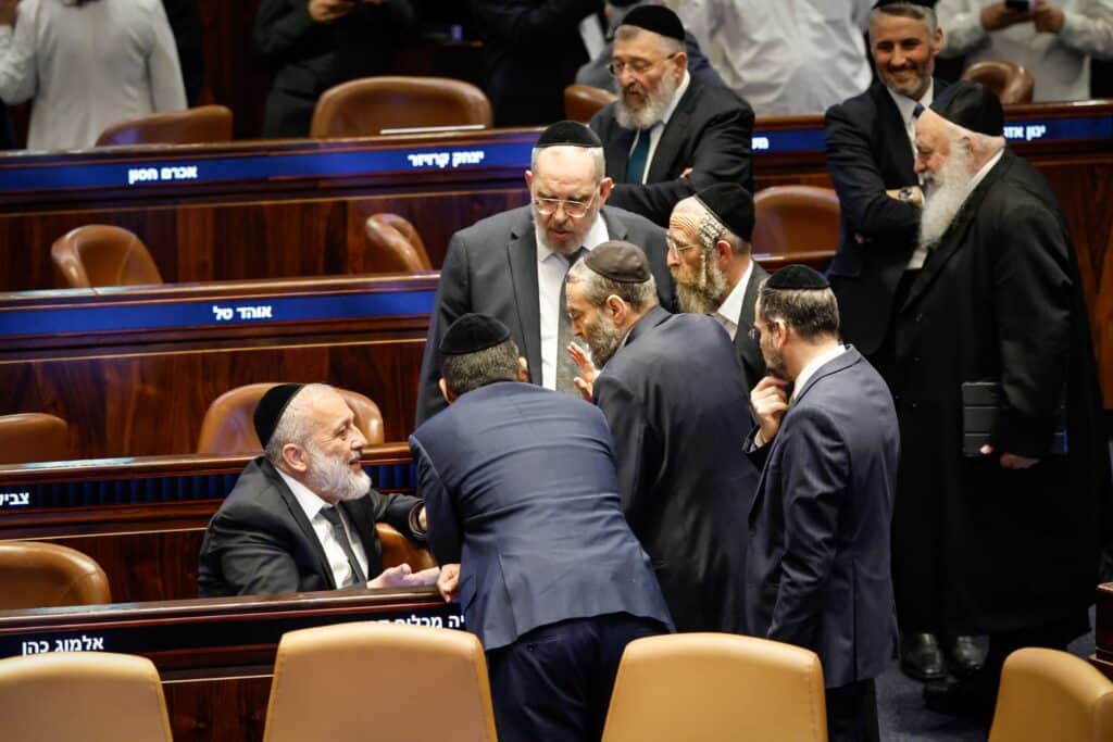 איצקוביץ': הטיסה שבוטלה, אורח בשיעור התניא וחתונות השנה