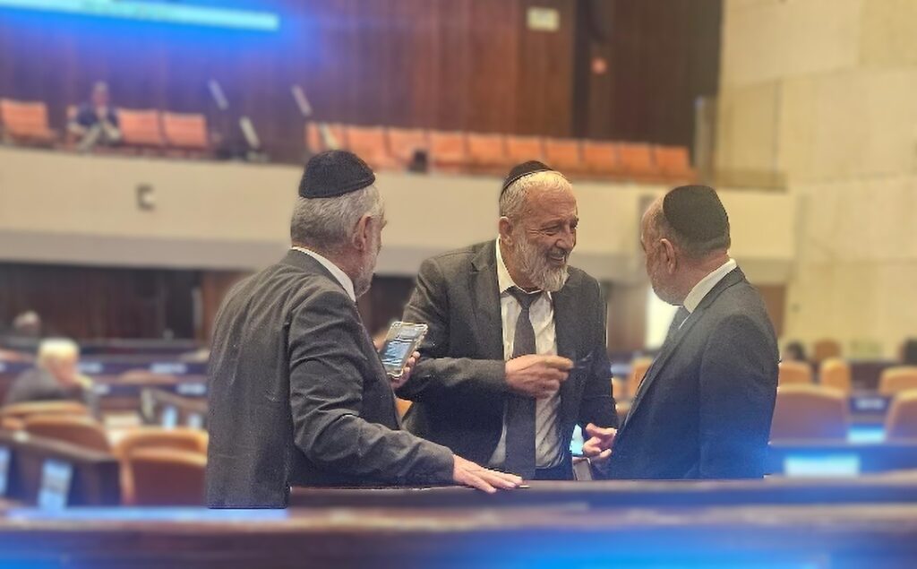 איצקוביץ': הטיסה שבוטלה, אורח בשיעור התניא וחתונות השנה