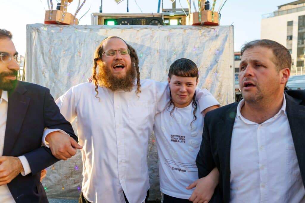גלריה: הקהילה המאוחדת ברמת שלמה הכניסה ספר תורה