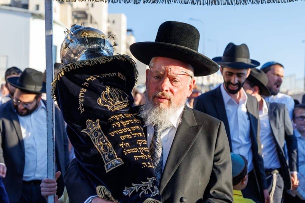 גלריה: הקהילה המאוחדת ברמת שלמה הכניסה ספר תורה