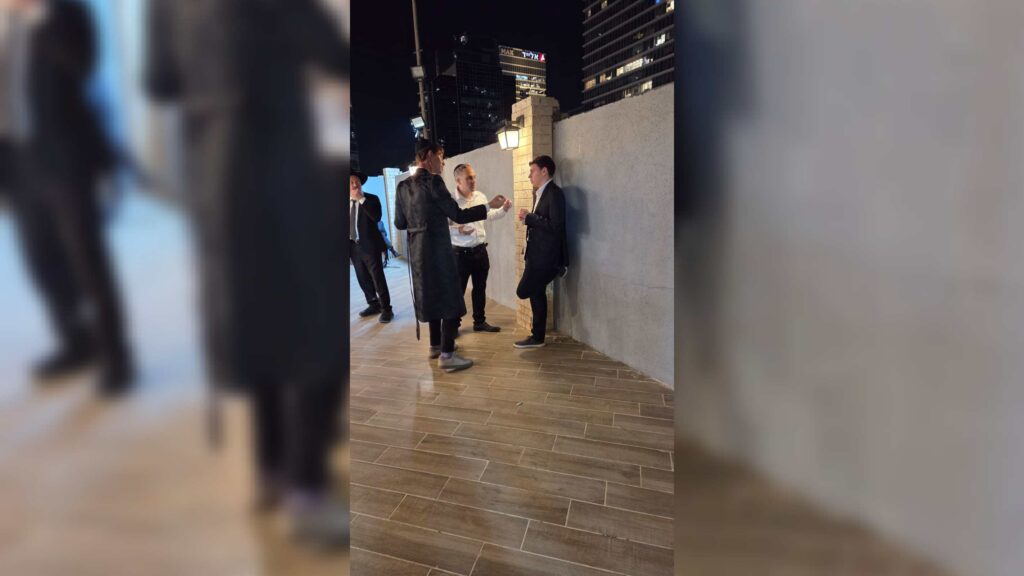 איצקוביץ': הטיסה שבוטלה, אורח בשיעור התניא וחתונות השנה