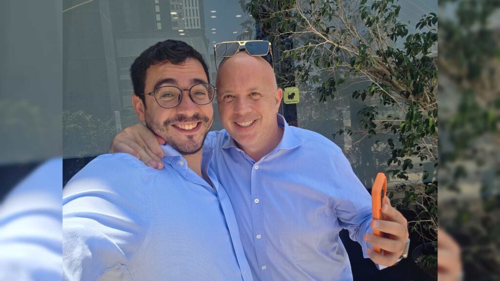 איצקוביץ': הטיסה שבוטלה, אורח בשיעור התניא וחתונות השנה