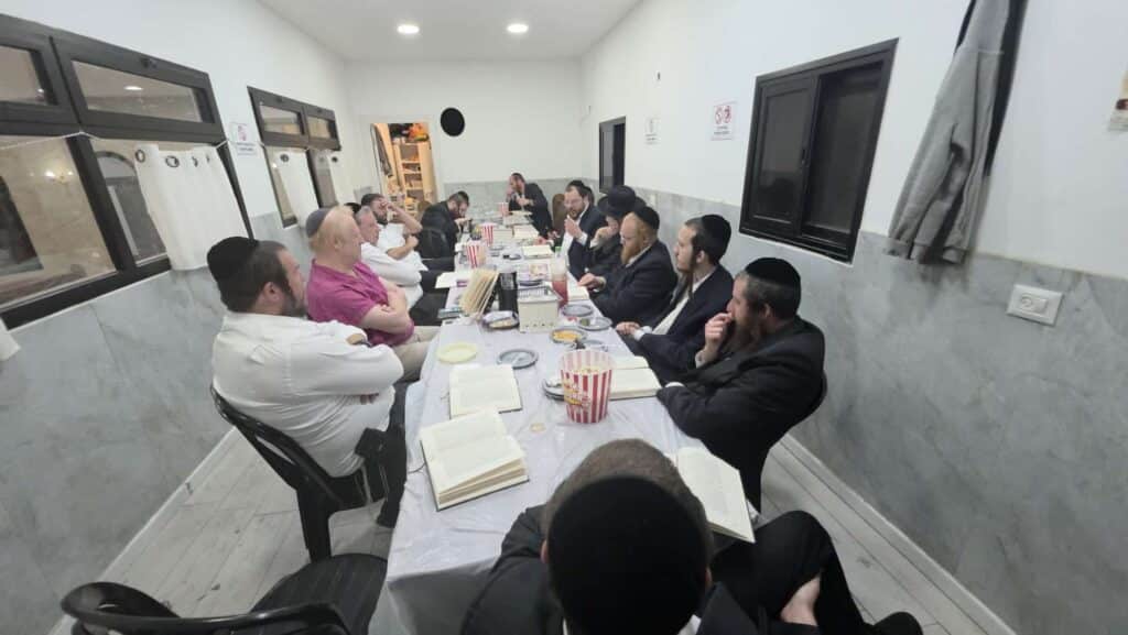 איצקוביץ': הטיסה שבוטלה, אורח בשיעור התניא וחתונות השנה