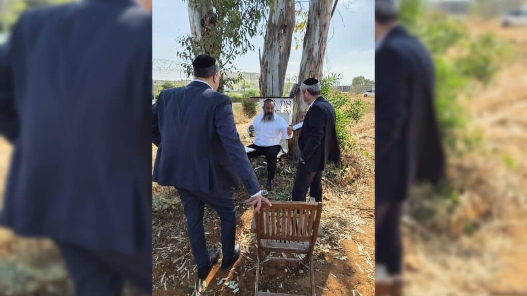 איצקוביץ': הטיסה שבוטלה, אורח בשיעור התניא וחתונות השנה
