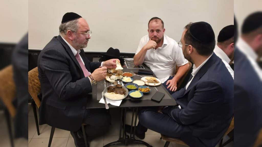 איצקוביץ': הדרמה בבית שמש, התוכי של ראש העיר ואורח בלשכה