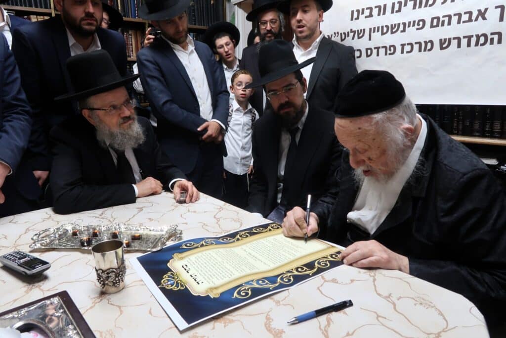 המשב"ק: דין התורה שמאיים על הישיבה והדמעות מול המצבה