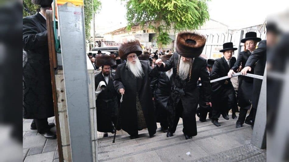 המשב"ק: דין התורה שמאיים על הישיבה והדמעות מול המצבה