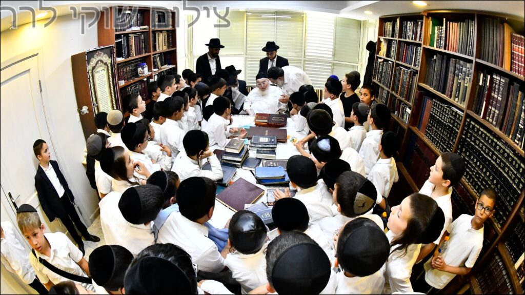 המשב"ק: דין התורה שמאיים על הישיבה והדמעות מול המצבה