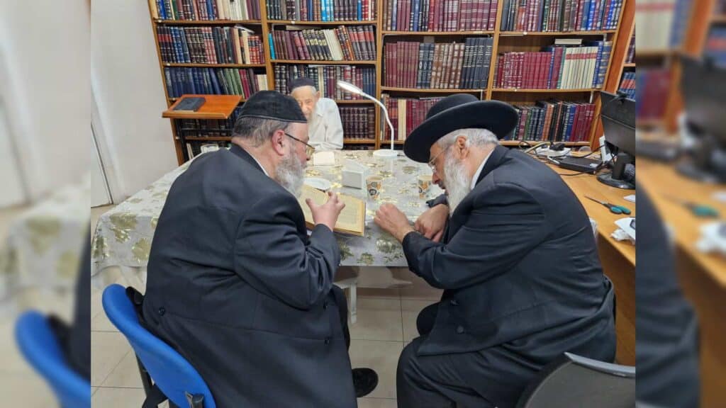 המשב"ק: דין התורה שמאיים על הישיבה והדמעות מול המצבה