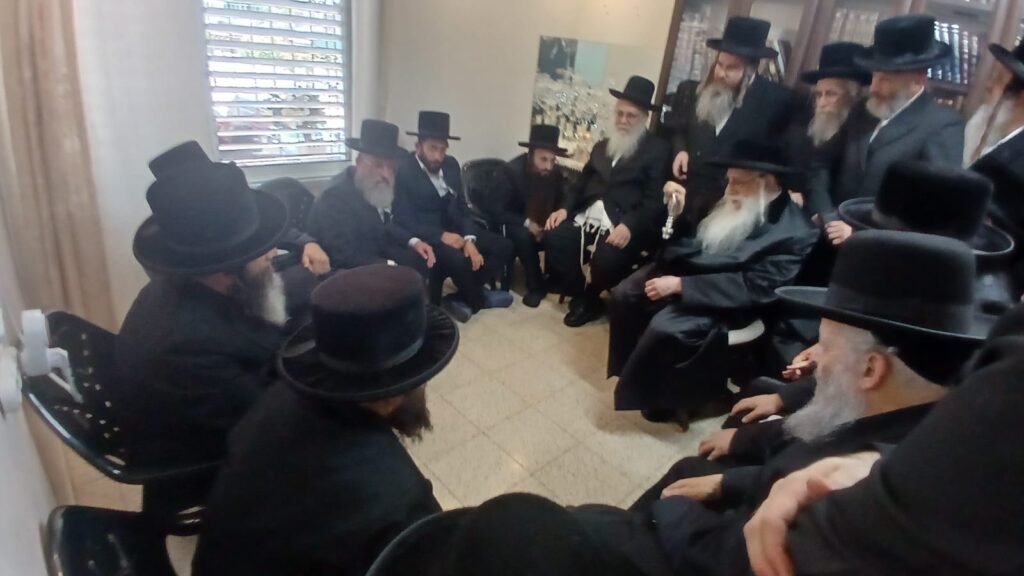 המשב"ק: דין התורה שמאיים על הישיבה והדמעות מול המצבה