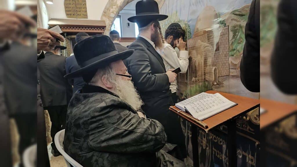 המשב"ק: דין התורה שמאיים על הישיבה והדמעות מול המצבה