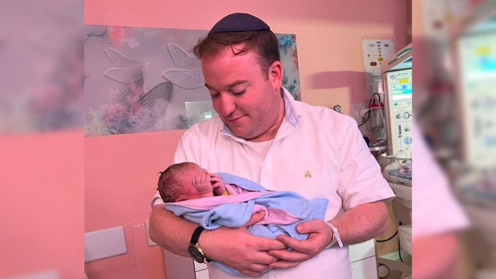 איצקוביץ': הדרמה בבית שמש, התוכי של ראש העיר ואורח בלשכה