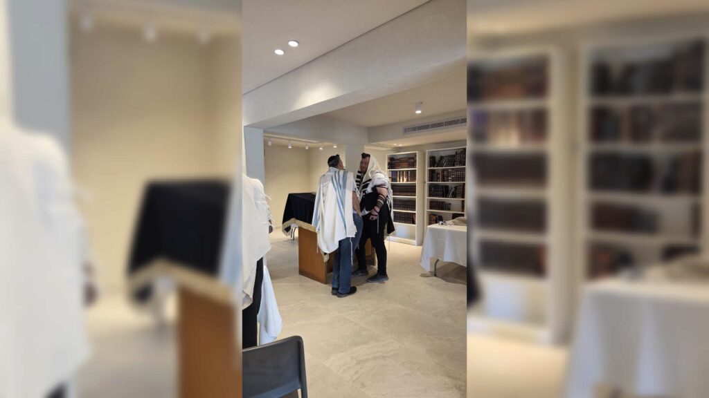איצקוביץ': הדרמה בבית שמש, התוכי של ראש העיר ואורח בלשכה