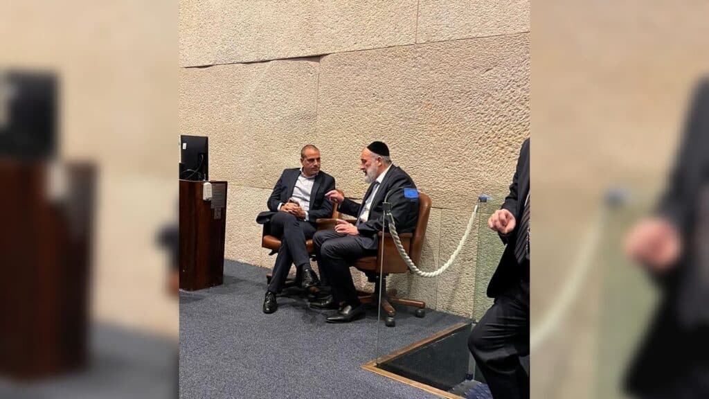 איצקוביץ': הדרמה בבית שמש, התוכי של ראש העיר ואורח בלשכה