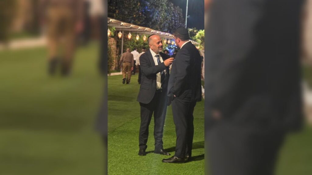 איצקוביץ': הדרמה בבית שמש, התוכי של ראש העיר ואורח בלשכה