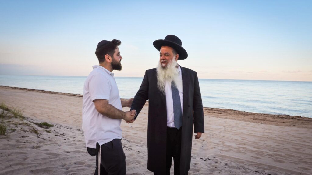 איצקוביץ': הדרמה בבית שמש, התוכי של ראש העיר ואורח בלשכה