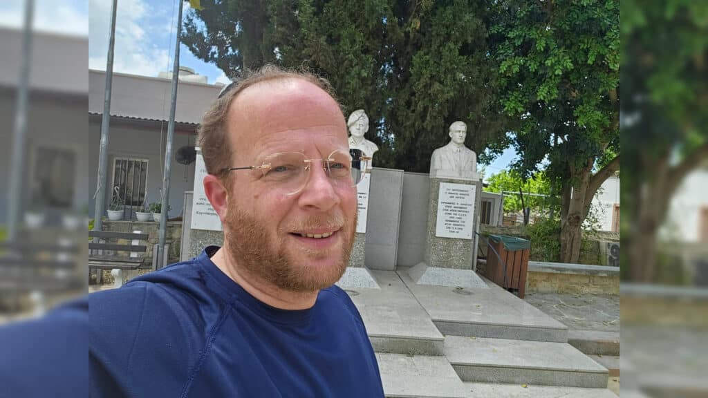 איצקוביץ': הדרמה בבית שמש, התוכי של ראש העיר ואורח בלשכה