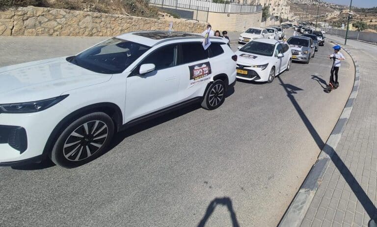 סגר"ע הותקף באכזריות – נהגים הותקפו בסכינים ומקלות