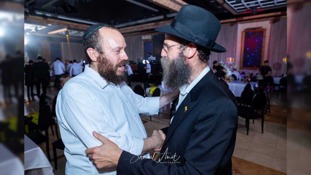העיתונאי החב"די השיא את בתו: צמרת המדינה עלתה לאחל מזל"ט