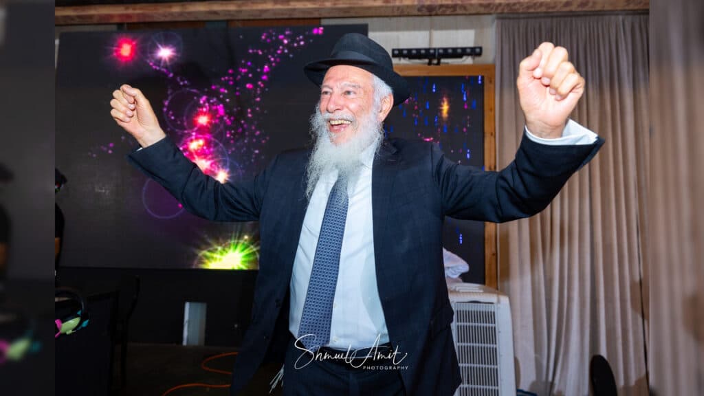 העיתונאי החב"די השיא את בתו: צמרת המדינה עלתה לאחל מזל"ט