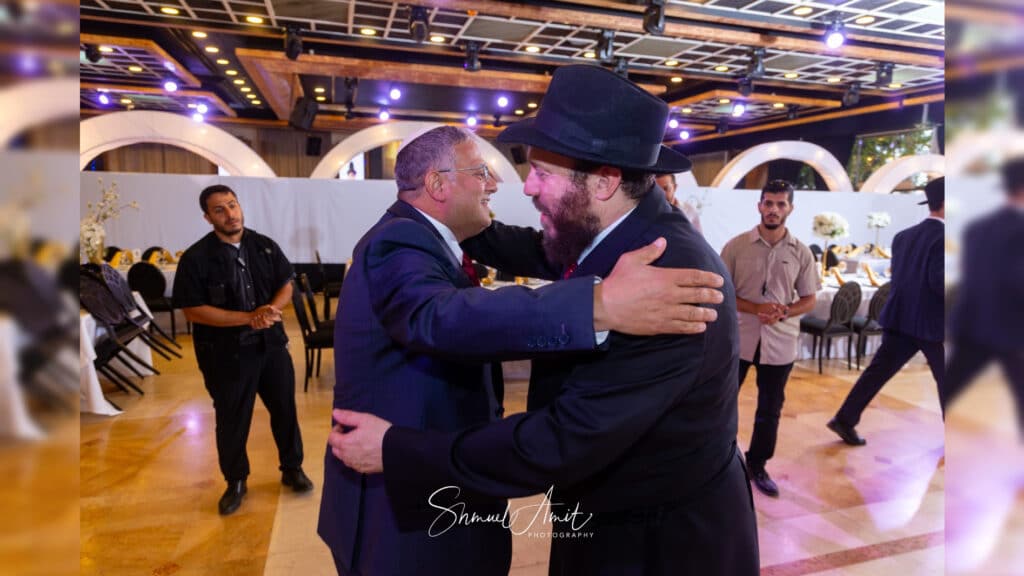 העיתונאי החב"די השיא את בתו: צמרת המדינה עלתה לאחל מזל"ט