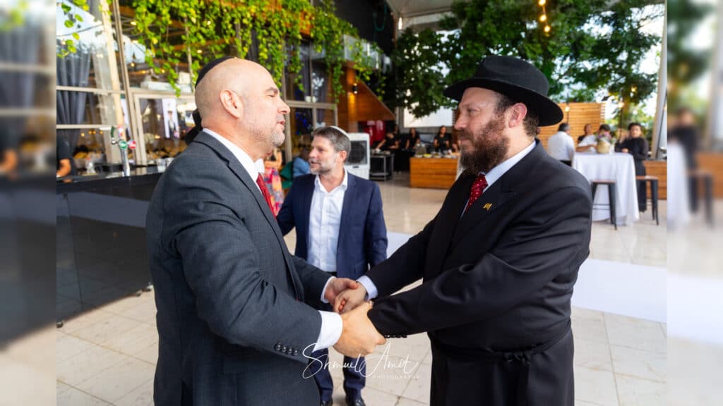 העיתונאי החב"די השיא את בתו: צמרת המדינה עלתה לאחל מזל"ט