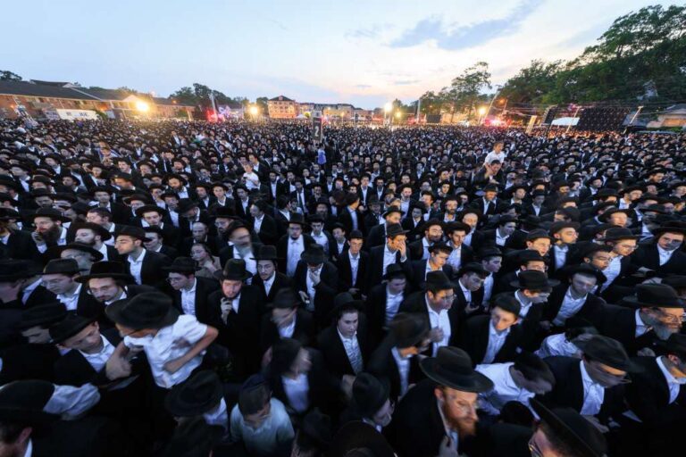 תיעוד: רבבות יהודי ליקווד קיבלו את פני מרן הגר"ד לנדו
