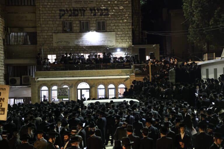 הצתות, יידויי אבנים ומכת"זית לאחר עצרת 'העדה החרדית'