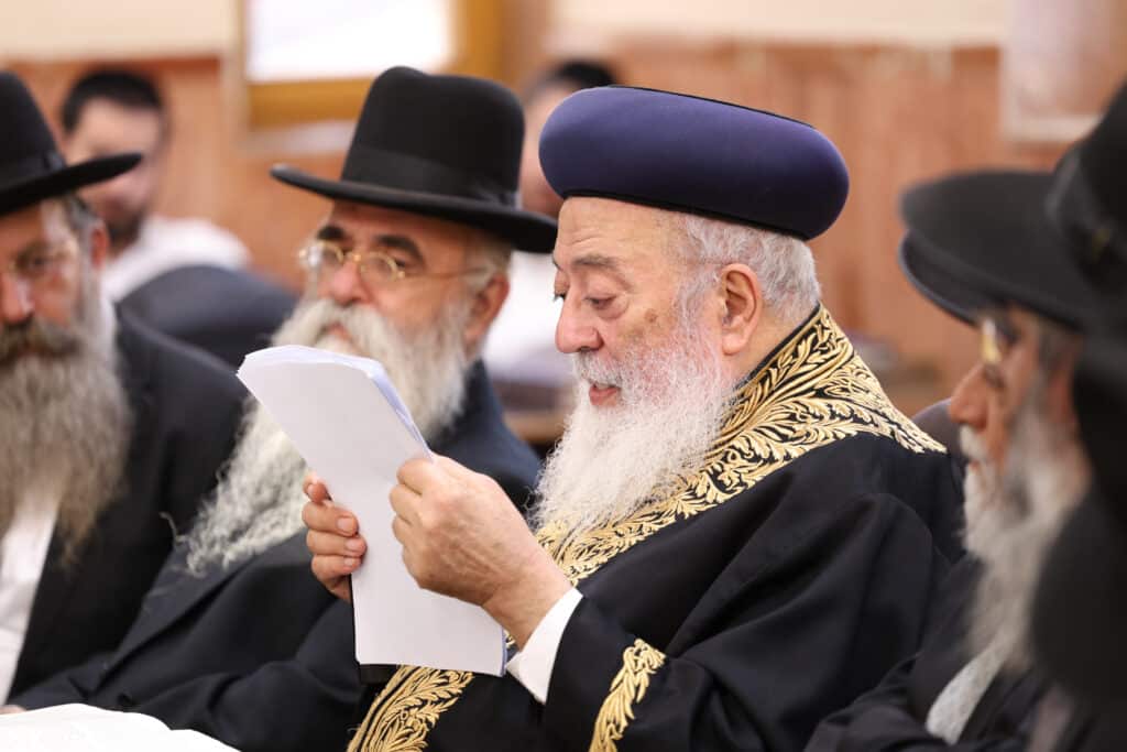 הראשון לציון מסר שיעור בהלכות קרבנות והר הבית הראשון לציון מסר שיעור בהלכות קרבנות והר הבית
