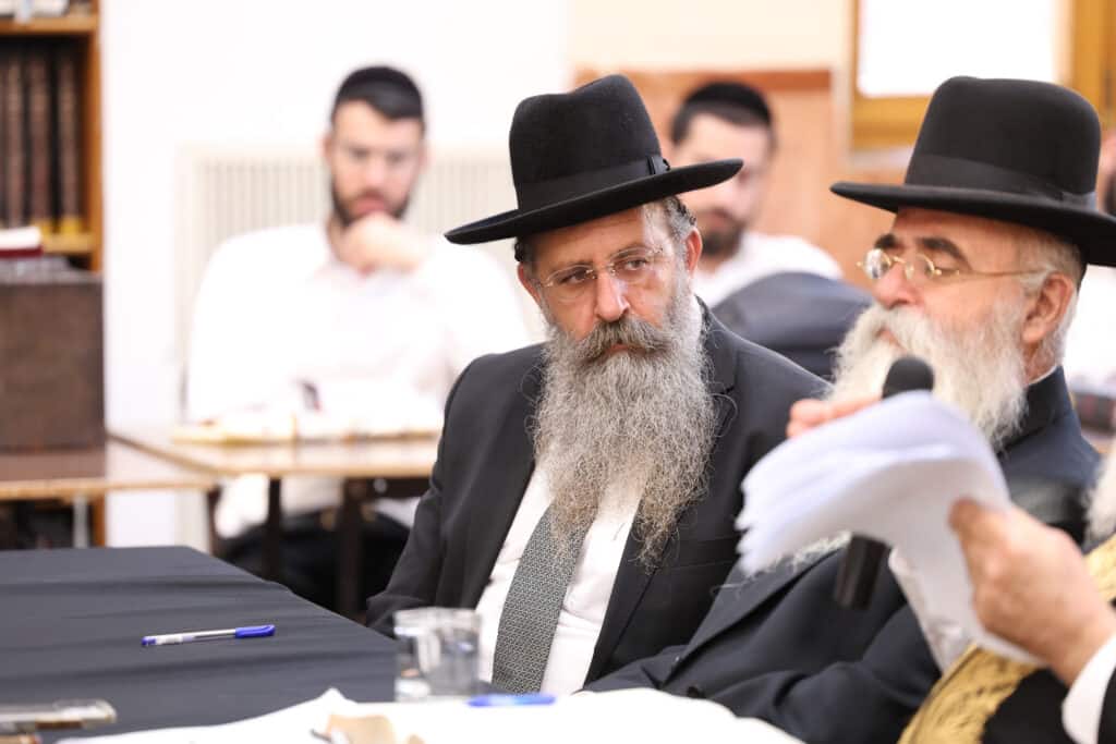 הראשון לציון מסר שיעור בהלכות קרבנות והר הבית הראשון לציון מסר שיעור בהלכות קרבנות והר הבית