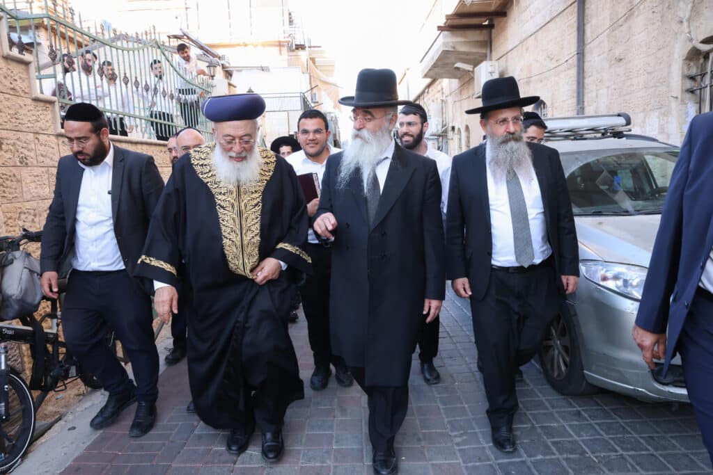 הראשון לציון מסר שיעור בהלכות קרבנות והר הבית הראשון לציון מסר שיעור בהלכות קרבנות והר הבית