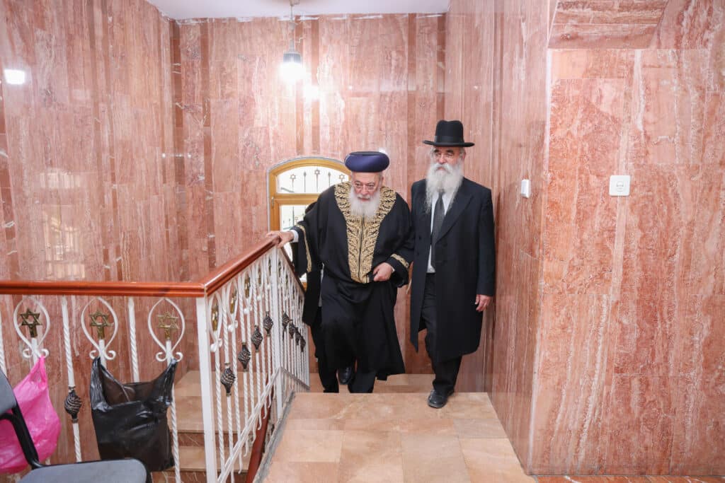 הראשון לציון מסר שיעור בהלכות קרבנות והר הבית הראשון לציון מסר שיעור בהלכות קרבנות והר הבית