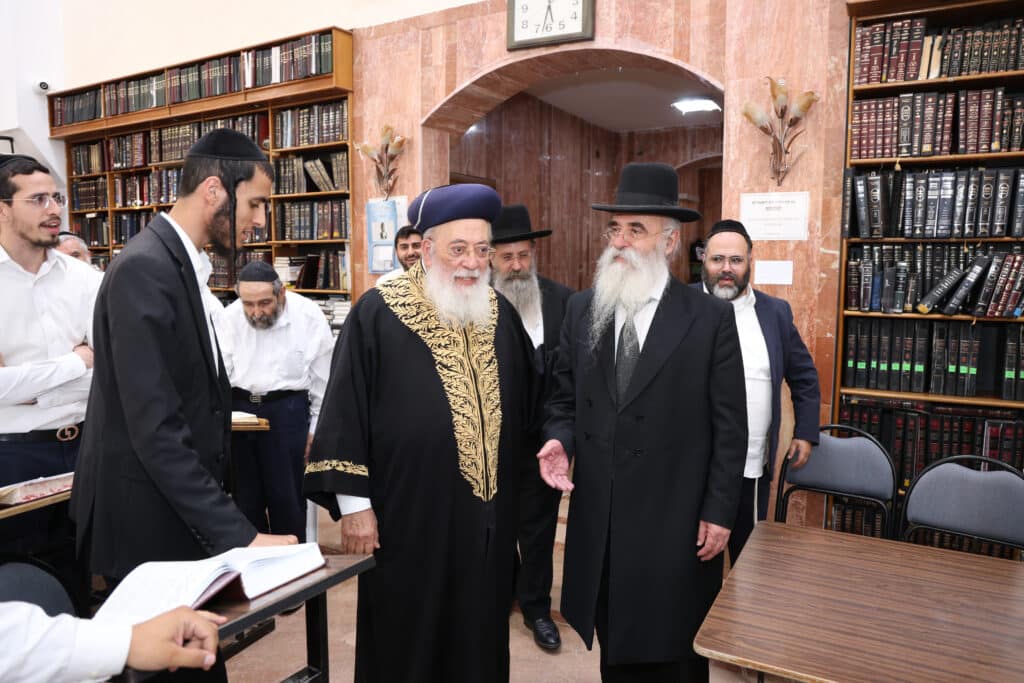הראשון לציון מסר שיעור בהלכות קרבנות והר הבית הראשון לציון מסר שיעור בהלכות קרבנות והר הבית