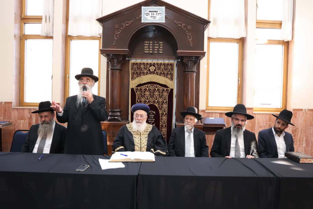 הראשון לציון מסר שיעור בהלכות קרבנות והר הבית הראשון לציון מסר שיעור בהלכות קרבנות והר הבית