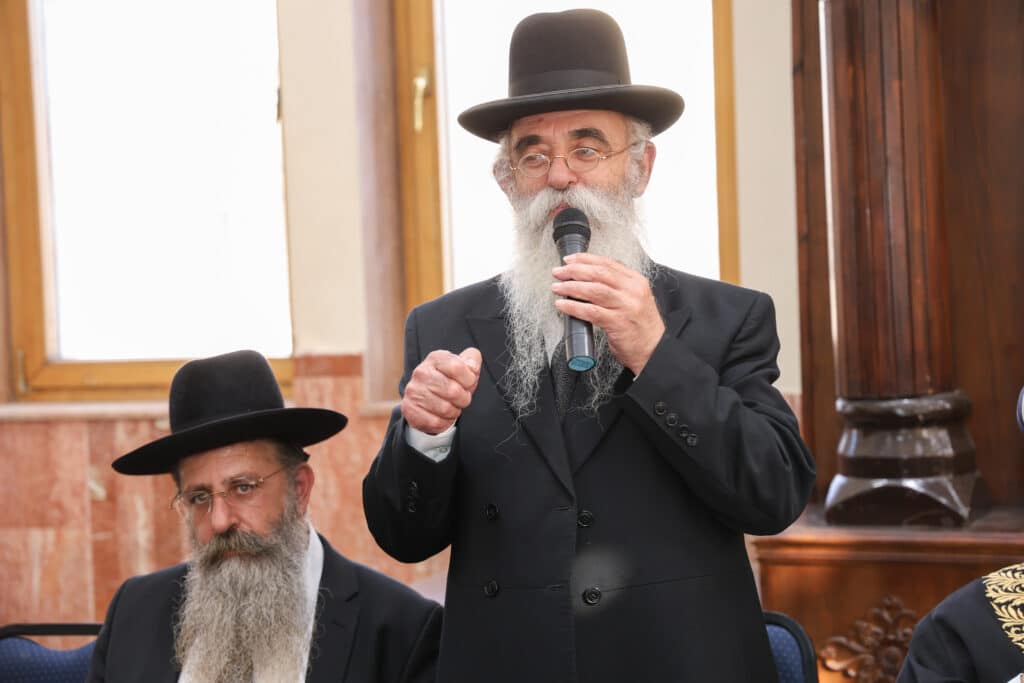 הראשון לציון מסר שיעור בהלכות קרבנות והר הבית הראשון לציון מסר שיעור בהלכות קרבנות והר הבית