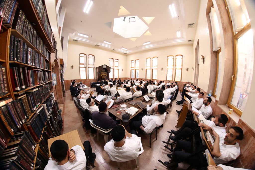 הראשון לציון מסר שיעור בהלכות קרבנות והר הבית הראשון לציון מסר שיעור בהלכות קרבנות והר הבית