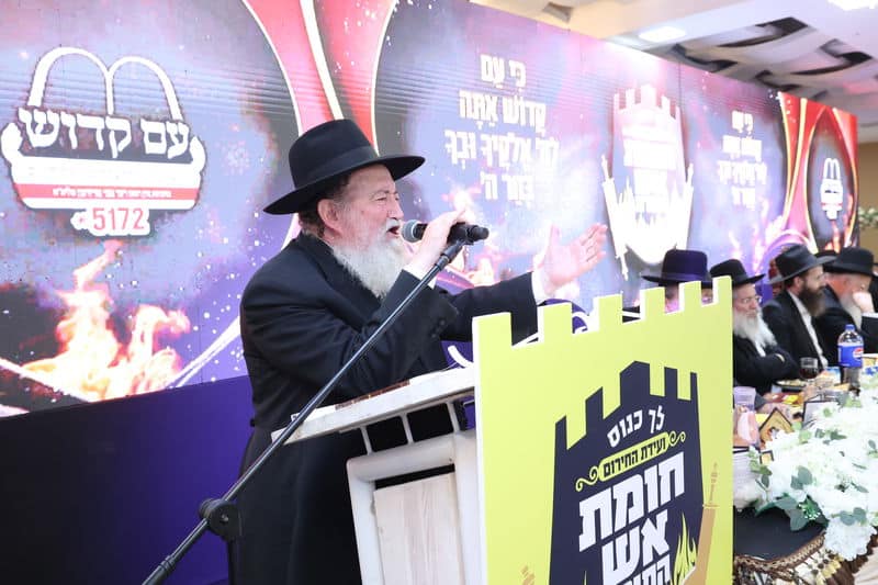 ההמונים רקדו לכבוד אסיר עולם התורה ששב מהכלא ההמונים רקדו לכבוד אסיר עולם התורה ששב מהכלא