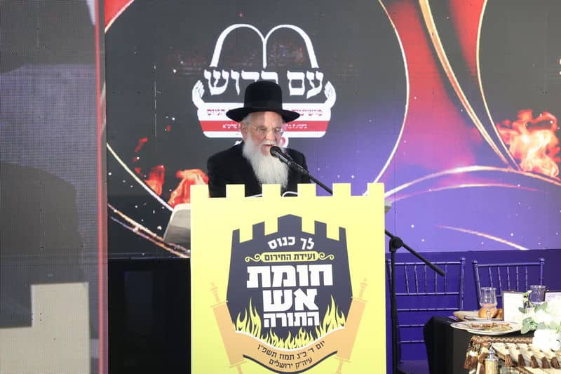 ההמונים רקדו לכבוד אסיר עולם התורה ששב מהכלא ההמונים רקדו לכבוד אסיר עולם התורה ששב מהכלא