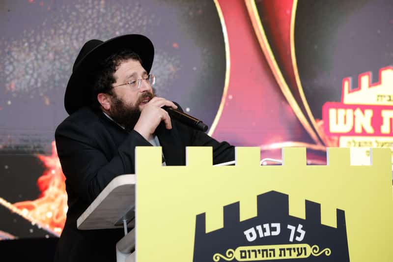 ההמונים רקדו לכבוד אסיר עולם התורה ששב מהכלא ההמונים רקדו לכבוד אסיר עולם התורה ששב מהכלא
