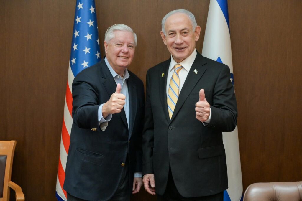 לינדזי גראהם: הילד שאיבד הכול והפך לאחד האנשים החזקים בוושינגטון לינדזי גראהם: הילד שאיבד הכול והפך לאחד האנשים החזקים בוושינגטון