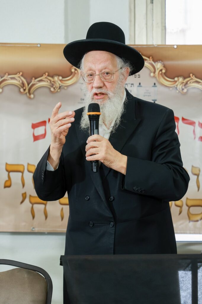 מעמד הסיומים בת"ת 'זכרון מאיר' ע"י תלמידי כיתות ח' מעמד הסיומים בת"ת 'זכרון מאיר' ע"י תלמידי כיתות ח'