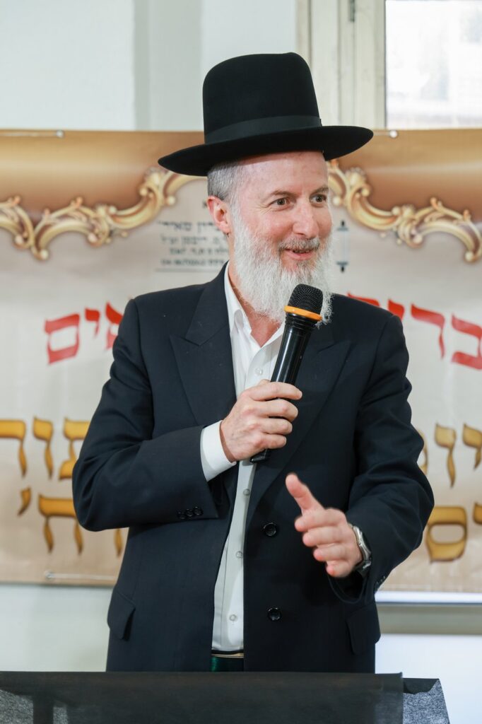 מעמד הסיומים בת"ת 'זכרון מאיר' ע"י תלמידי כיתות ח' מעמד הסיומים בת"ת 'זכרון מאיר' ע"י תלמידי כיתות ח'