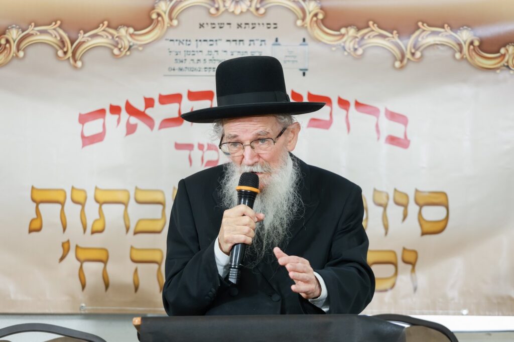 מעמד הסיומים בת"ת 'זכרון מאיר' ע"י תלמידי כיתות ח' מעמד הסיומים בת"ת 'זכרון מאיר' ע"י תלמידי כיתות ח'